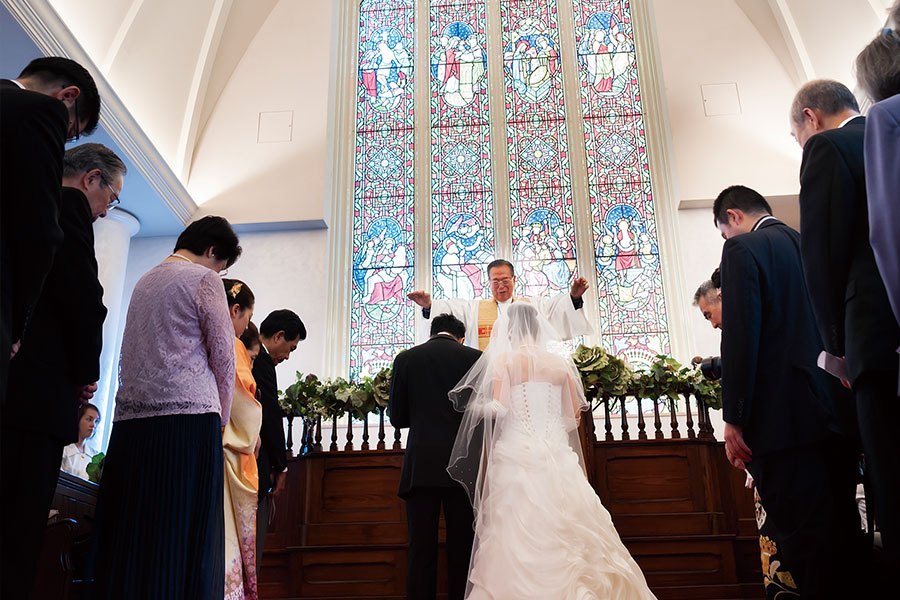 教会挙式とは 教会での結婚式 チャペルウェディング ならoverture オーバーチュア